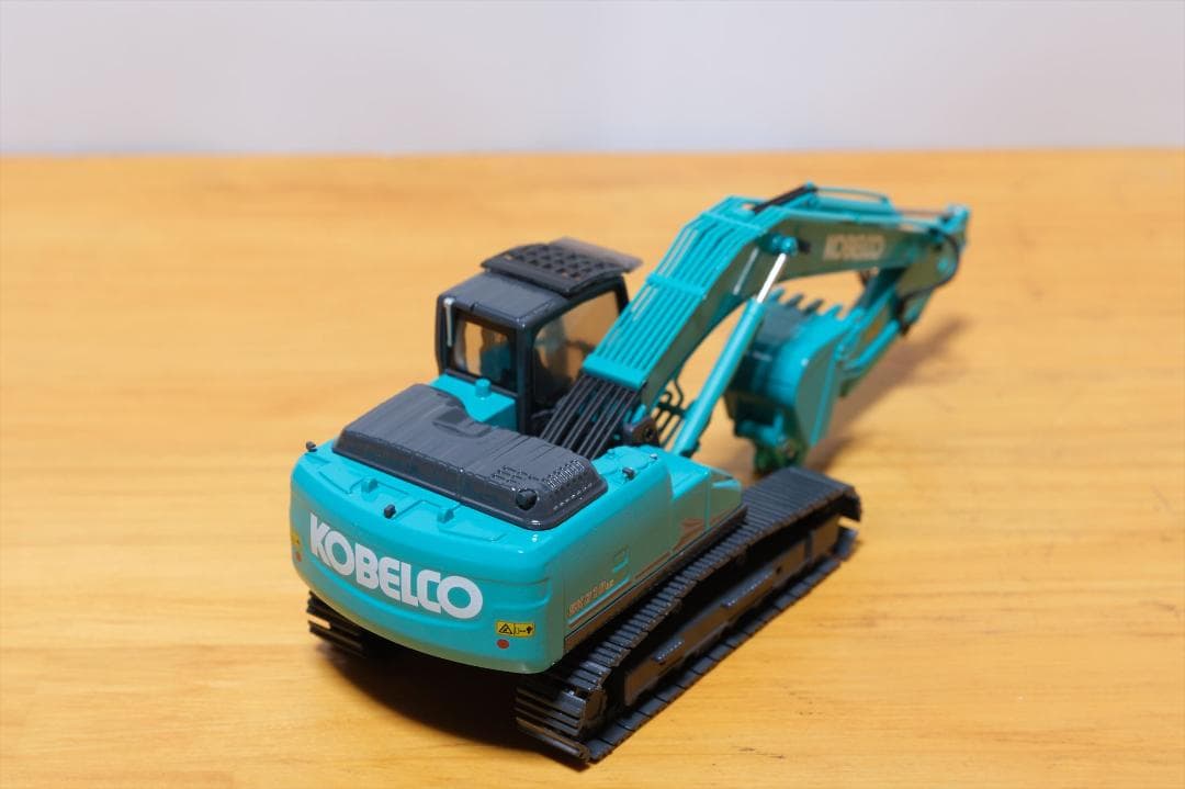 KOBELCO SK210LC-11 ミニチュア (手摺破損)