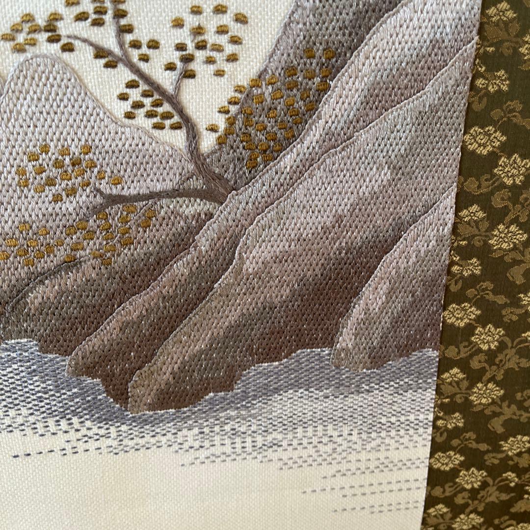 刺繍の掛軸（山水）ハンドメイド 掛け軸 水墨山水 中沢勝 尺八立 【通販】
