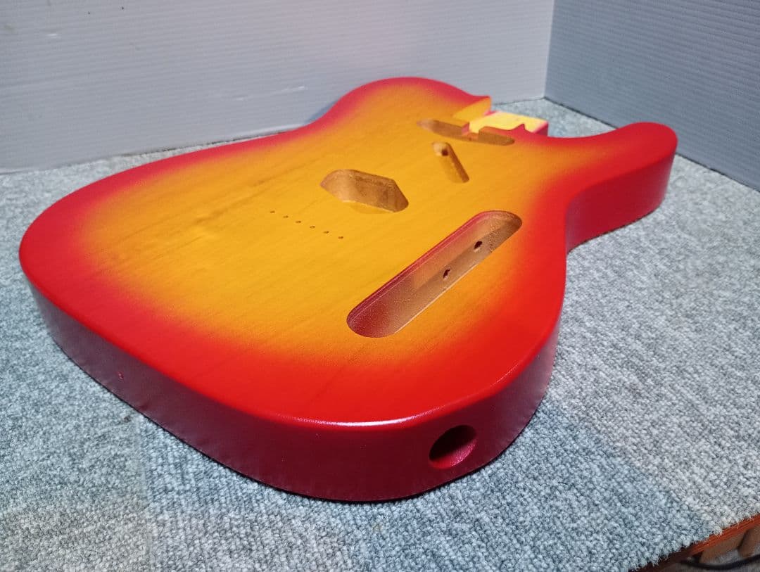 テレキャスボディ チェリーサンバースト フルラッカー塗装 2.07kg