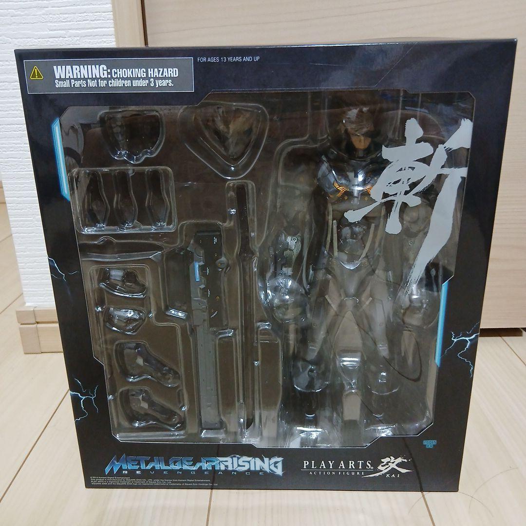 未開封　メタルギアライジング　フィギュア　プレイアーツ改　雷電