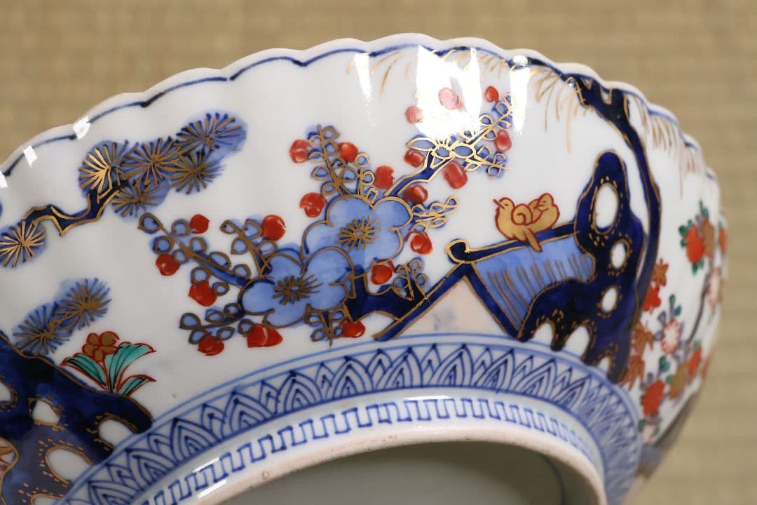 大聖寺伊万里 冨貴長春 輪花金襴手平鉢 菊形 24.7cm 皿 【MA668