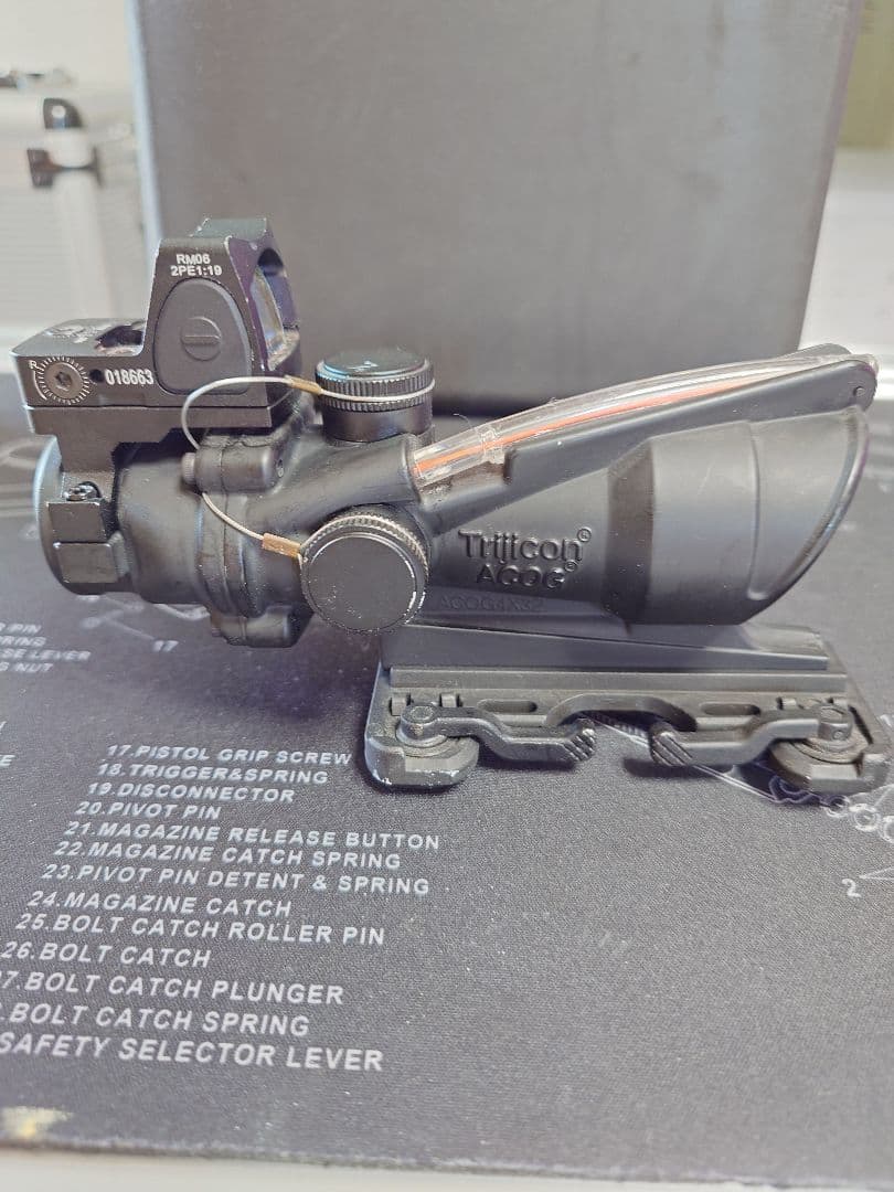 Trijicon ACOGサイト ブラック レプリカ