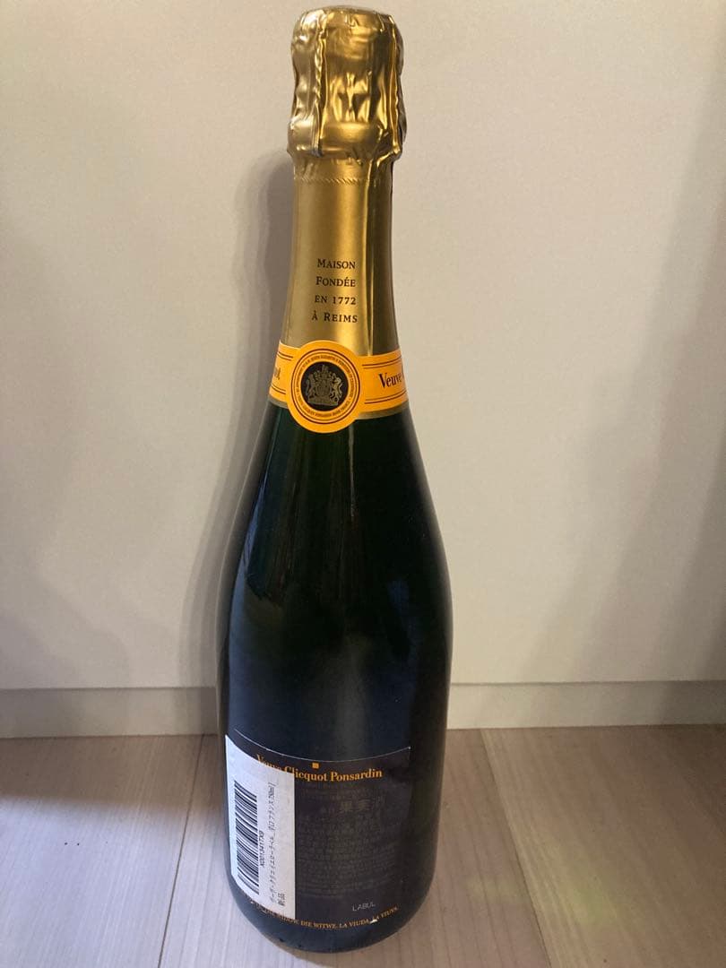 ヴーヴ・クリコ イエローラベル セラー保管の通販はau PAY マーケット