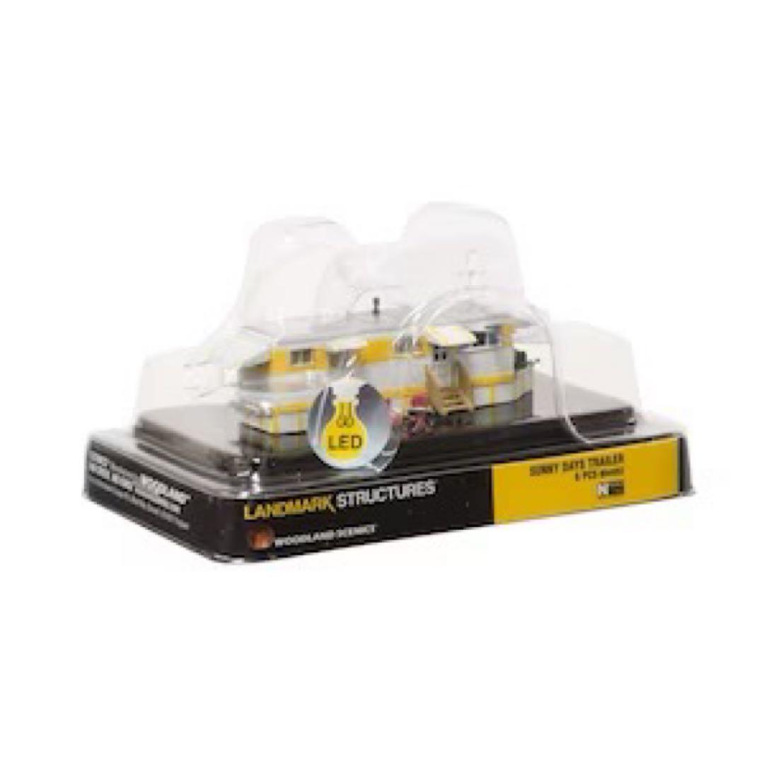 ウッドランドシーニックス 2階建てトレーラーハウス& 晴れの日のトレーラーハウス