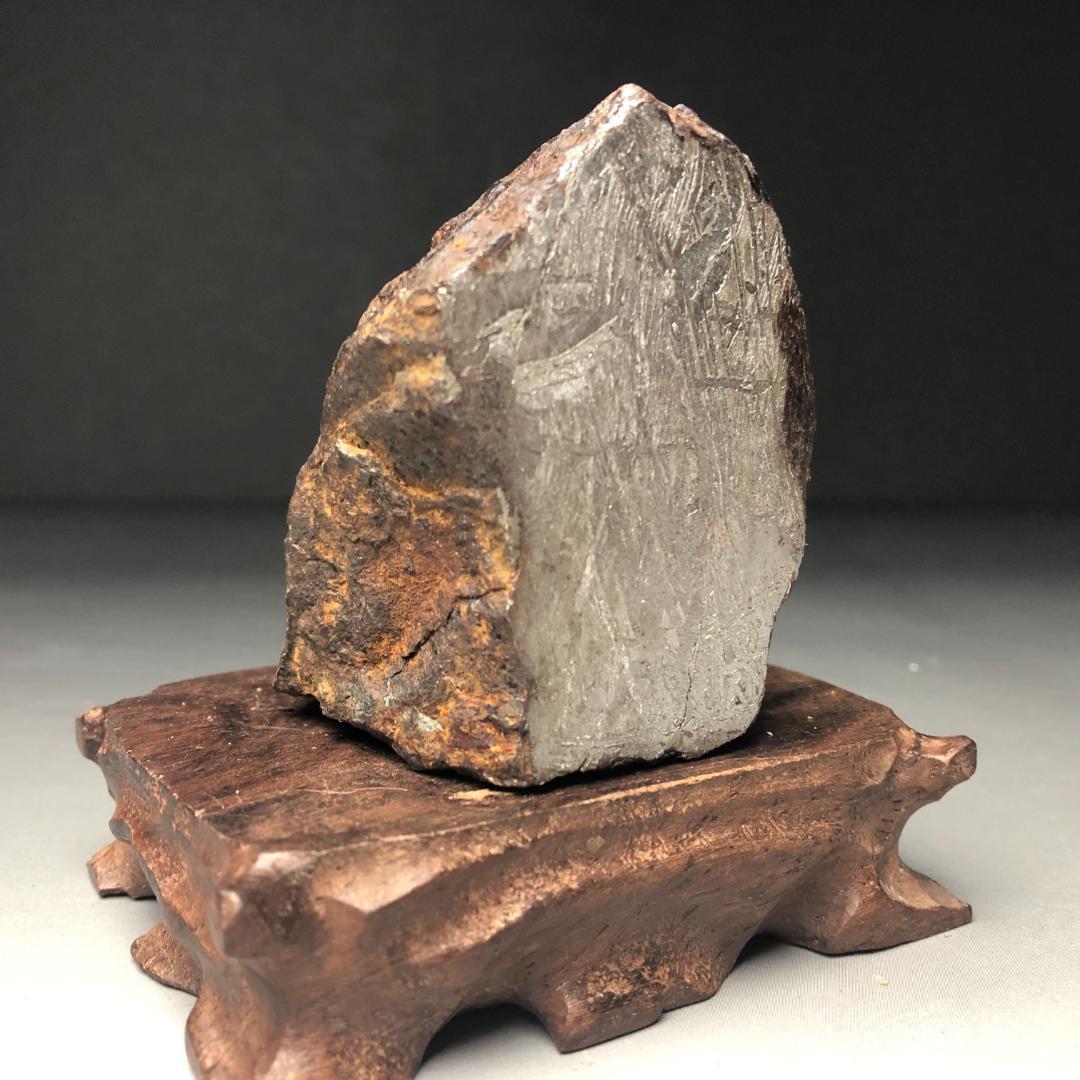 アルタイ隕石 大型隕石 鉄隕石 外皮付き隕石 ナチュラル 原石 重さ約833g