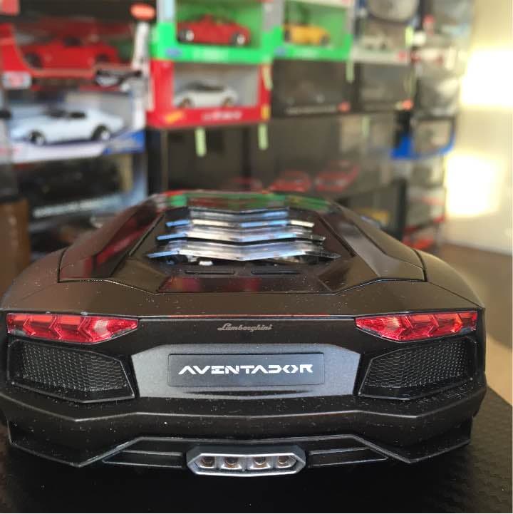 1/18 ランボルギーニアヴェンタドールカスタム