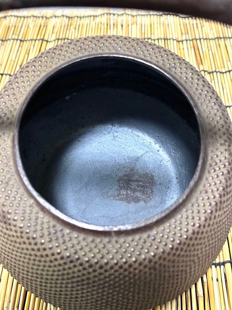 南部薫山工房　三代目薫山　佐々木 和夫造　１６型　九重アラレ　南部鉄瓶　売約済み