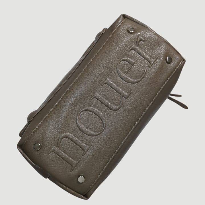 未使用品 nouer ヌエール ボトムエンボスロゴバッグ ショルダーバッグ