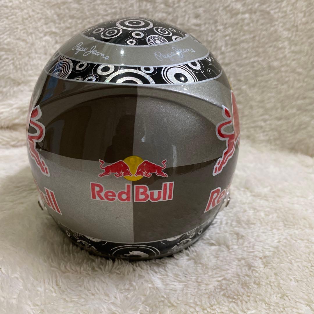 F1 レッドブル1/2ヘルメットセバスチャンベッテルモデル