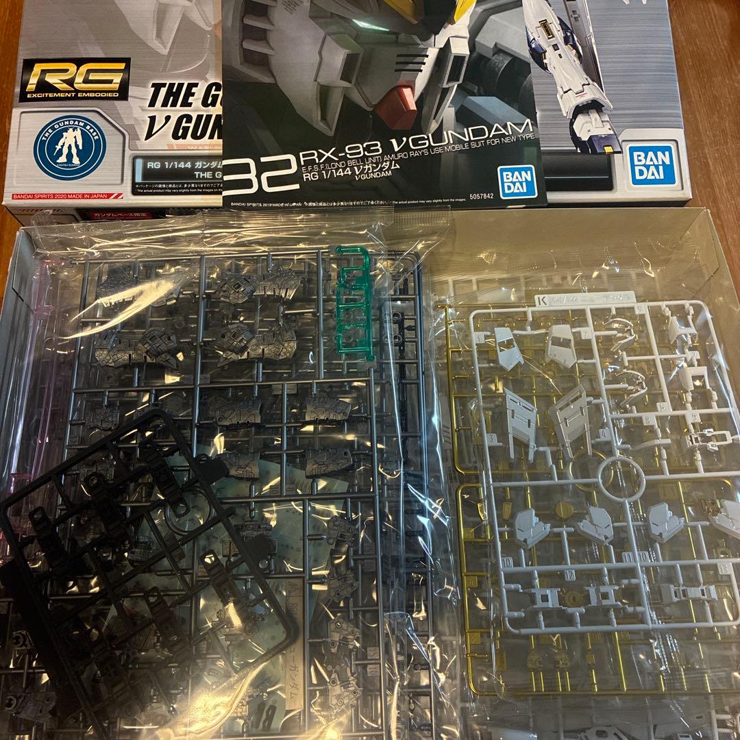 RG νガンダム チタニウムフィニッシュ