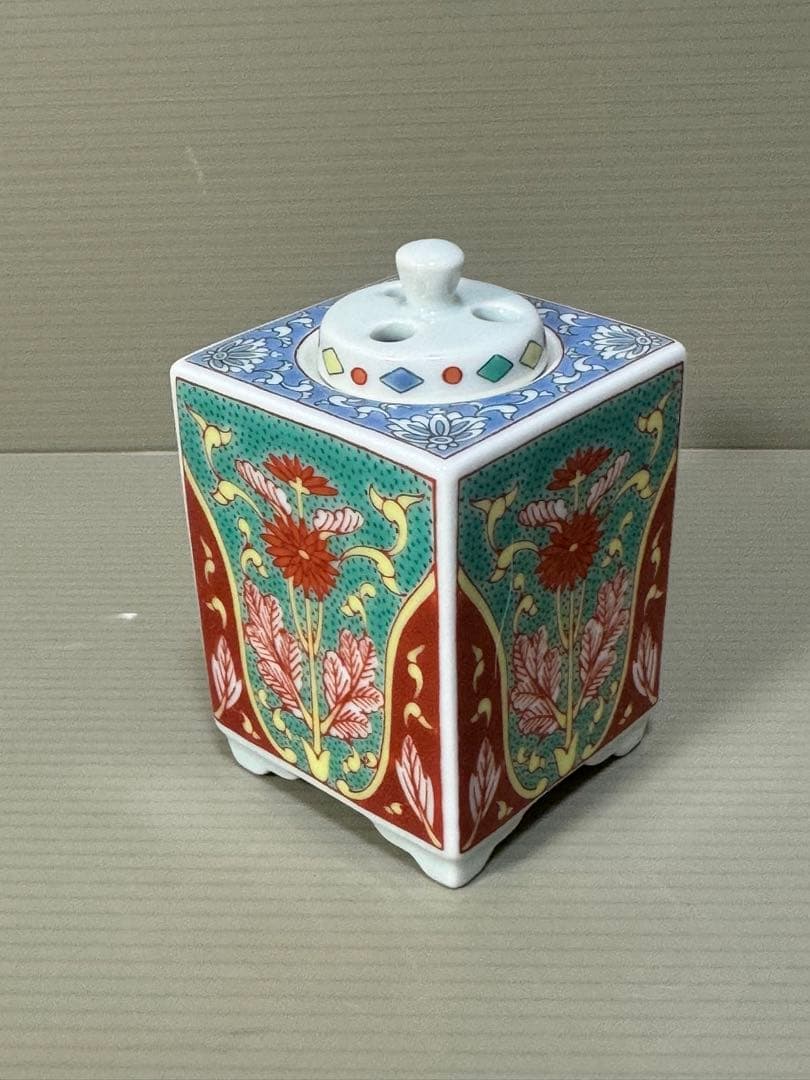 2277 伊万里徳右衛門 錦菊花文角香炉 - メルカリ