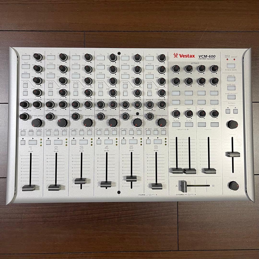 Vestax MIDIコントローラー VCM-600 シルバーAbleton対応