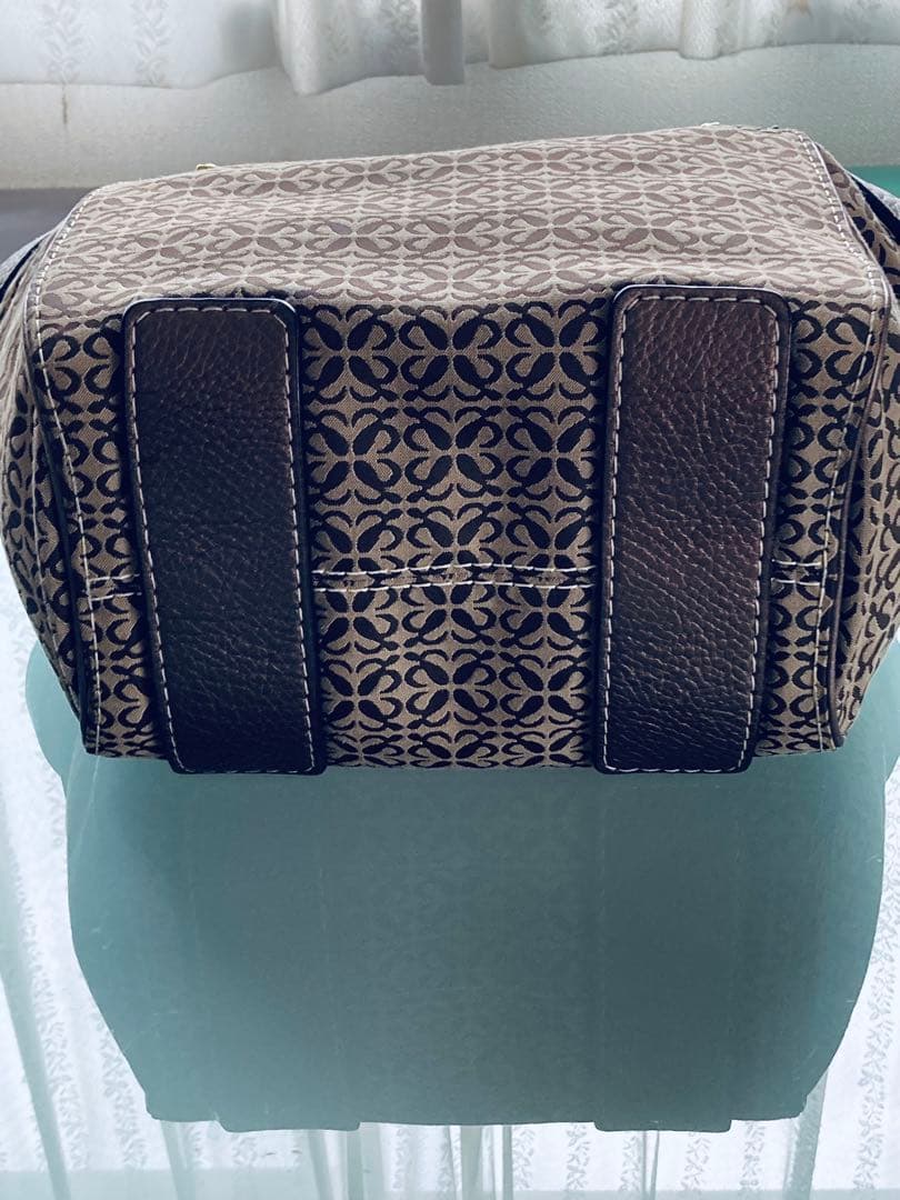 LOEWE アナグラム　バッグ