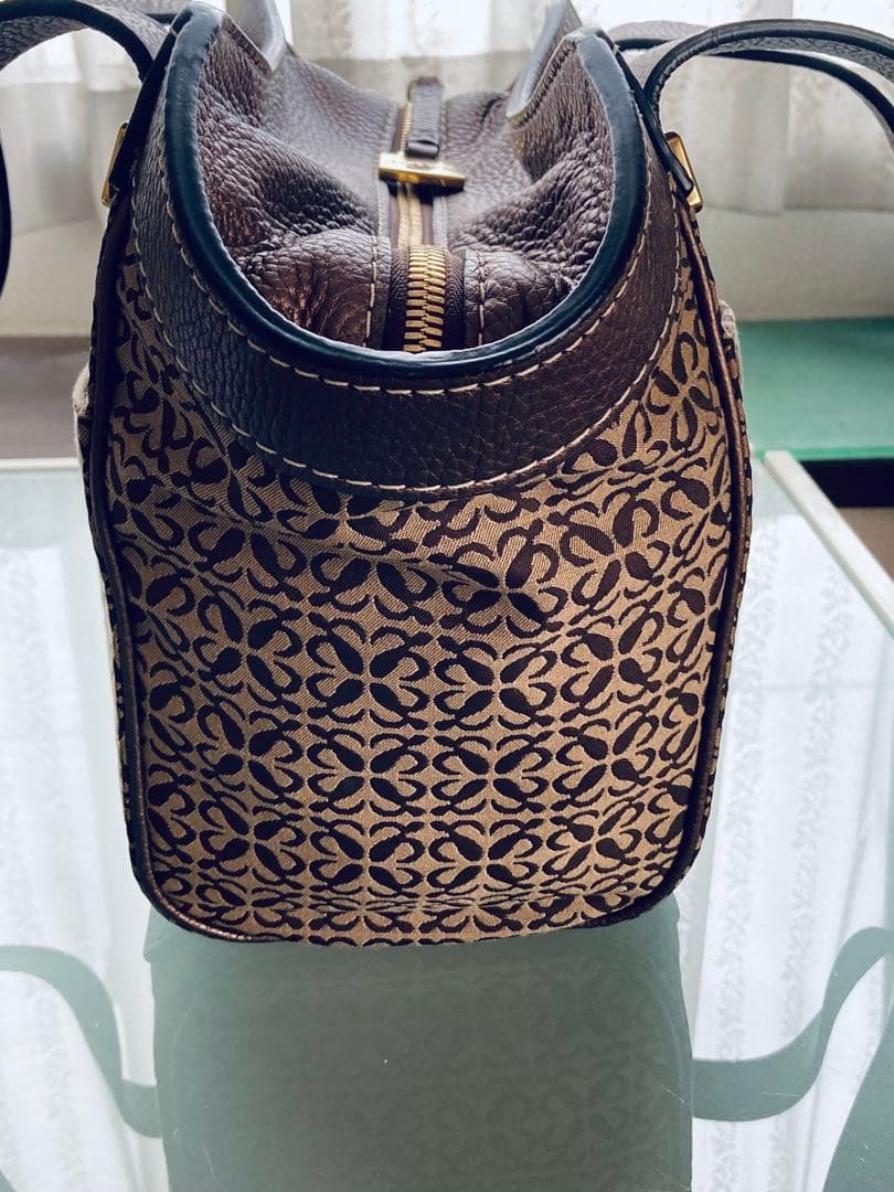 LOEWE アナグラム　バッグ