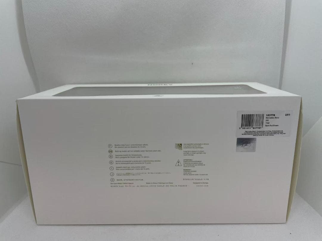 304-053 ノレブ 1/18 メルセデスベンツ 200 1968