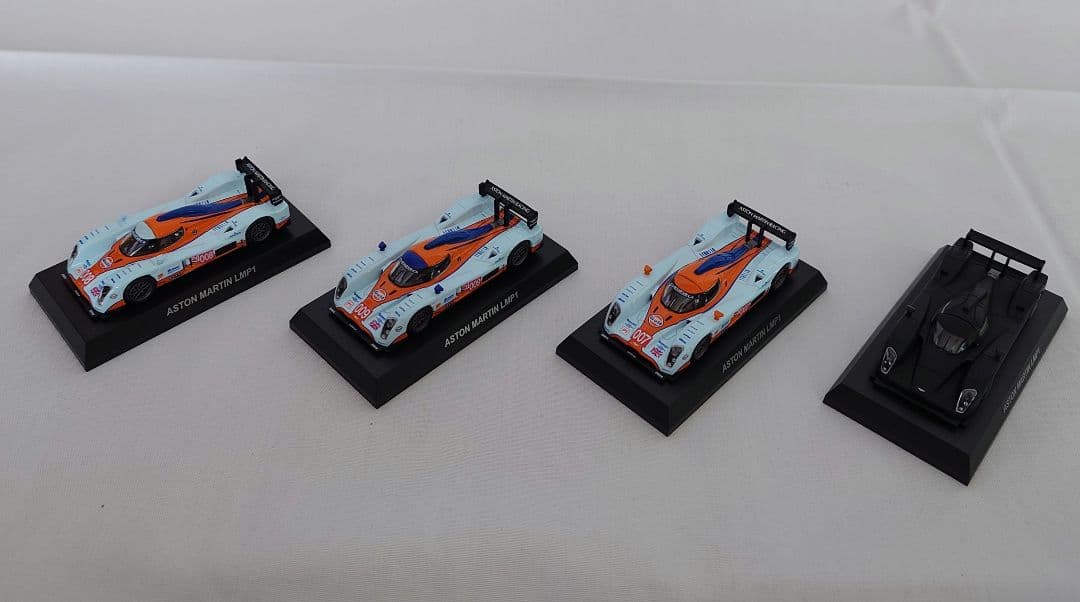 京商 1/64 アストンマーティン 25台セット　アクリルケース付き
