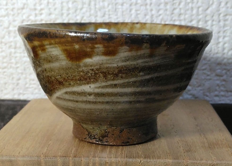 人間国宝 金城次郎 ぐい呑 栞 共箱(本人書付) 無傷 壷屋焼 やちむん 紐付箱