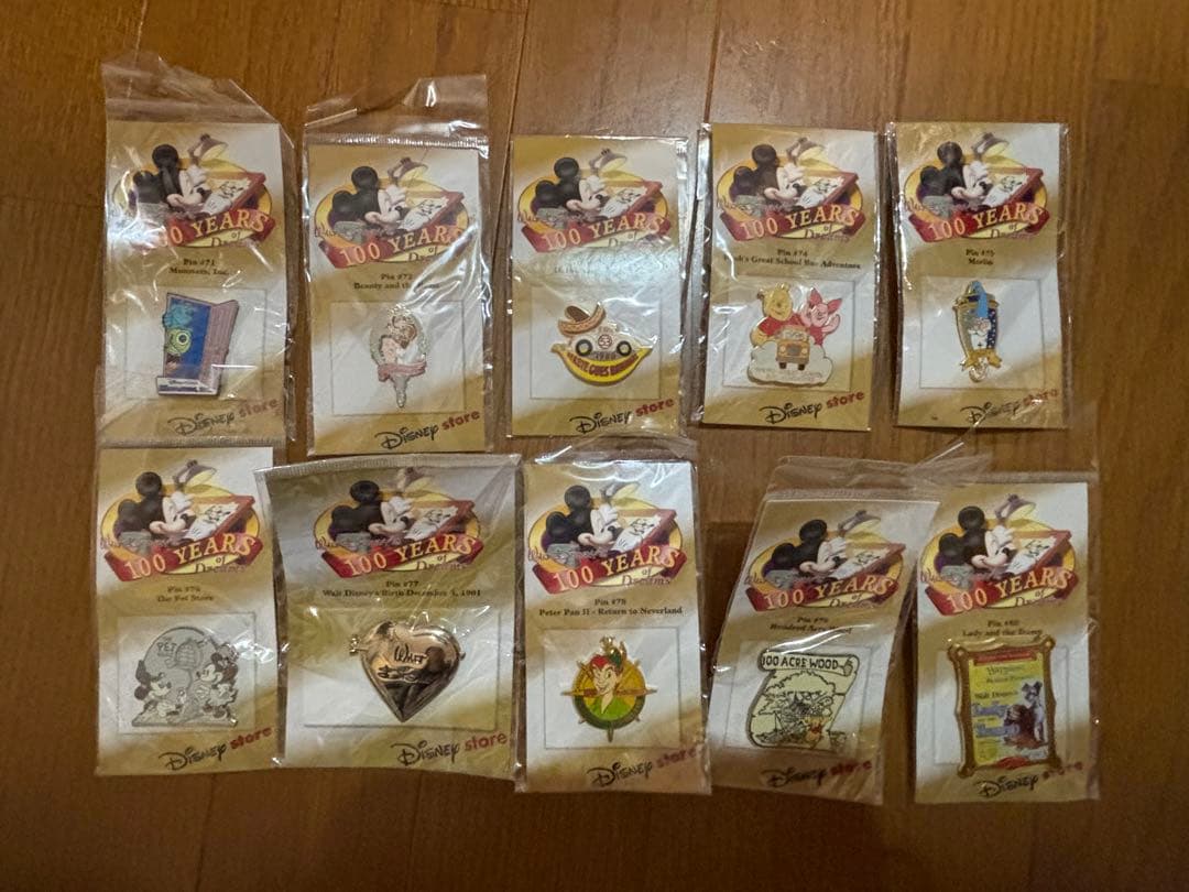 ディズニーストア　ウォルトディズニー生誕100周年　ピンバッジ全100個