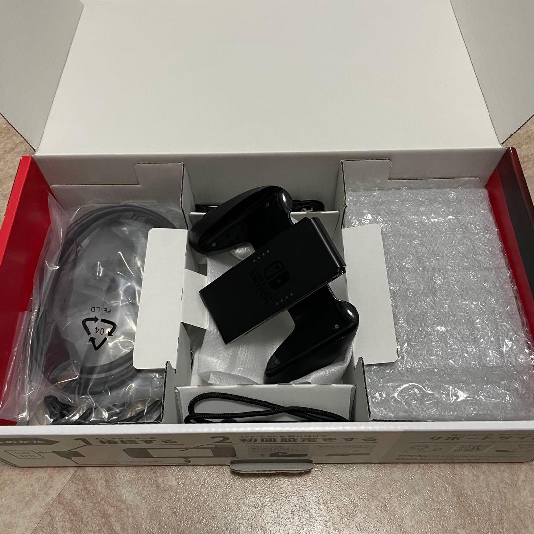 Nintendo Switch バッテリー強化版 + ハンドル+ケース