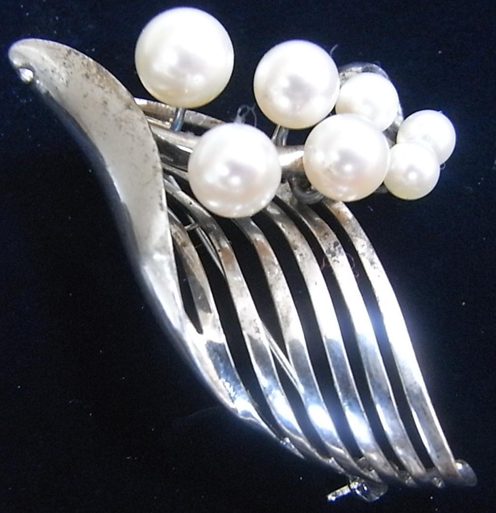 ミキモト(MIKIMOTO) 925シルバー(銀製)スズラン（鈴蘭)真珠ブローチ