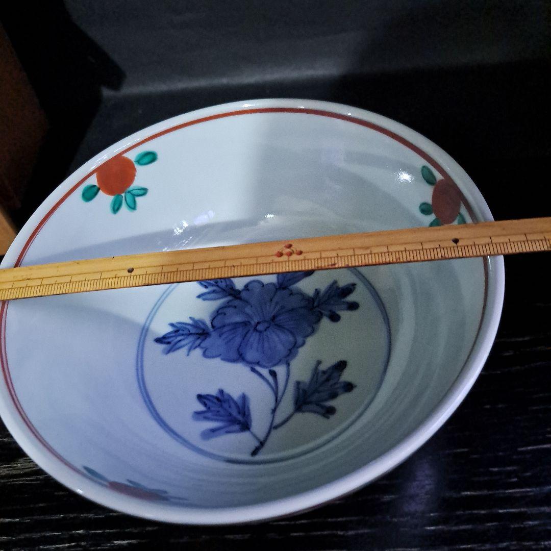 人間国宝　加藤卓男　呉須赤絵　菊図中鉢　金彩丸窓　　共箱入　名入　栞付