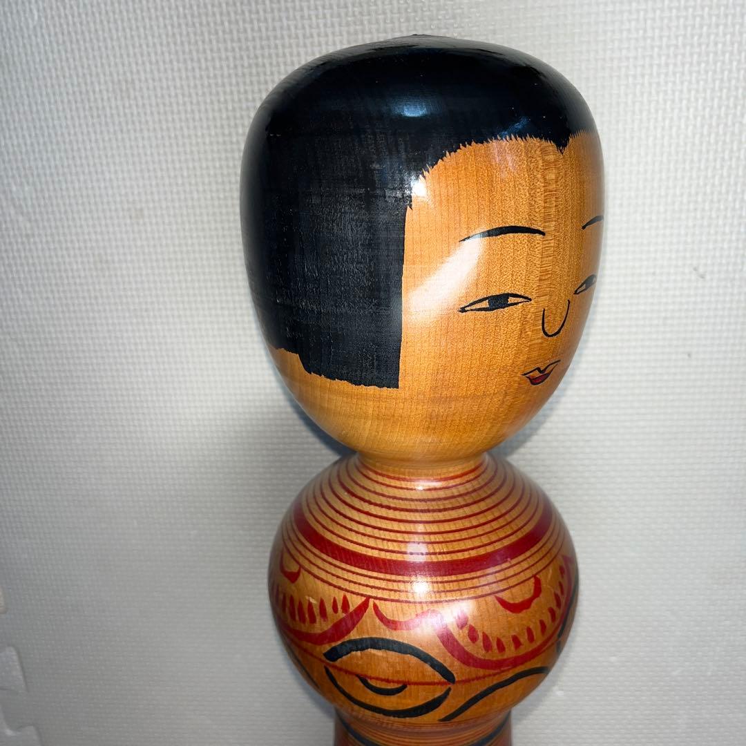 ⭕️現代の名工小椋久太郎超レア朱桂材赤色菊模様大型伝統こけし