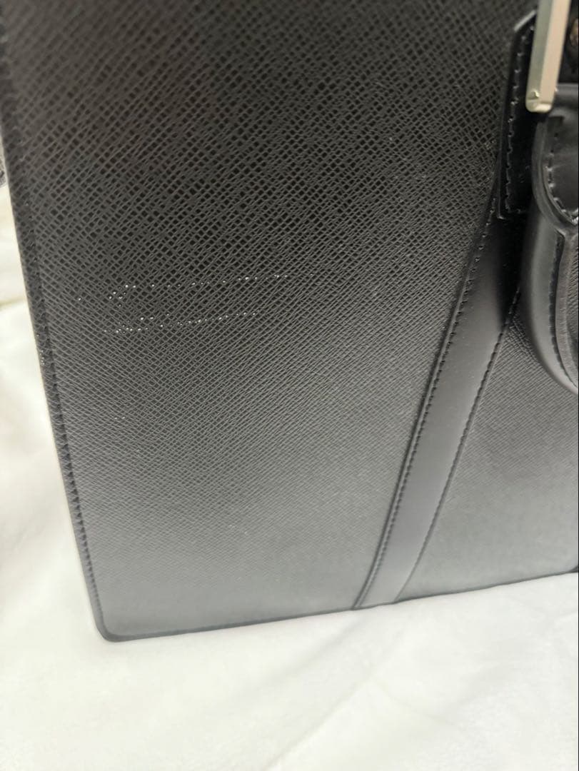 ルイヴィトン タイガ ポルトドキュマン ロザン アルドワーズ ブラック