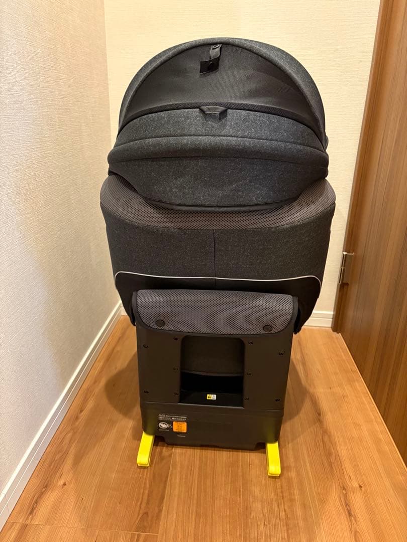 アプリカ　クルリラ　プレミアム　ISOFIX 回転式