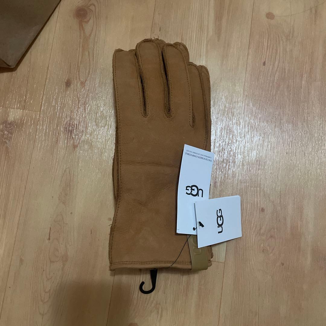 UGG メンズ レザー クラムシェル ロゴ グローブ　タッチスクリーン対応 楽天市場】アグ 手袋 メンズ レザー クラムシェル ロゴ グローブ UGG