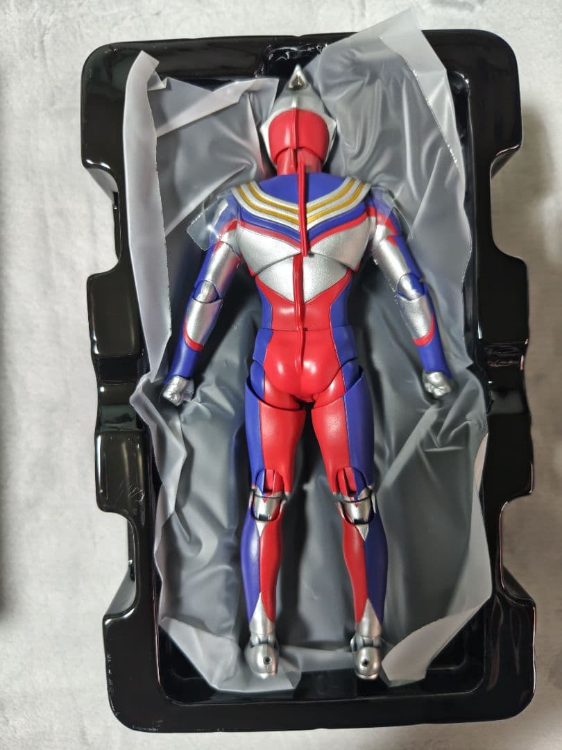 始祖の巨人　S.H.Figuarts　真骨彫　ウルトラマンティガ　　再販版