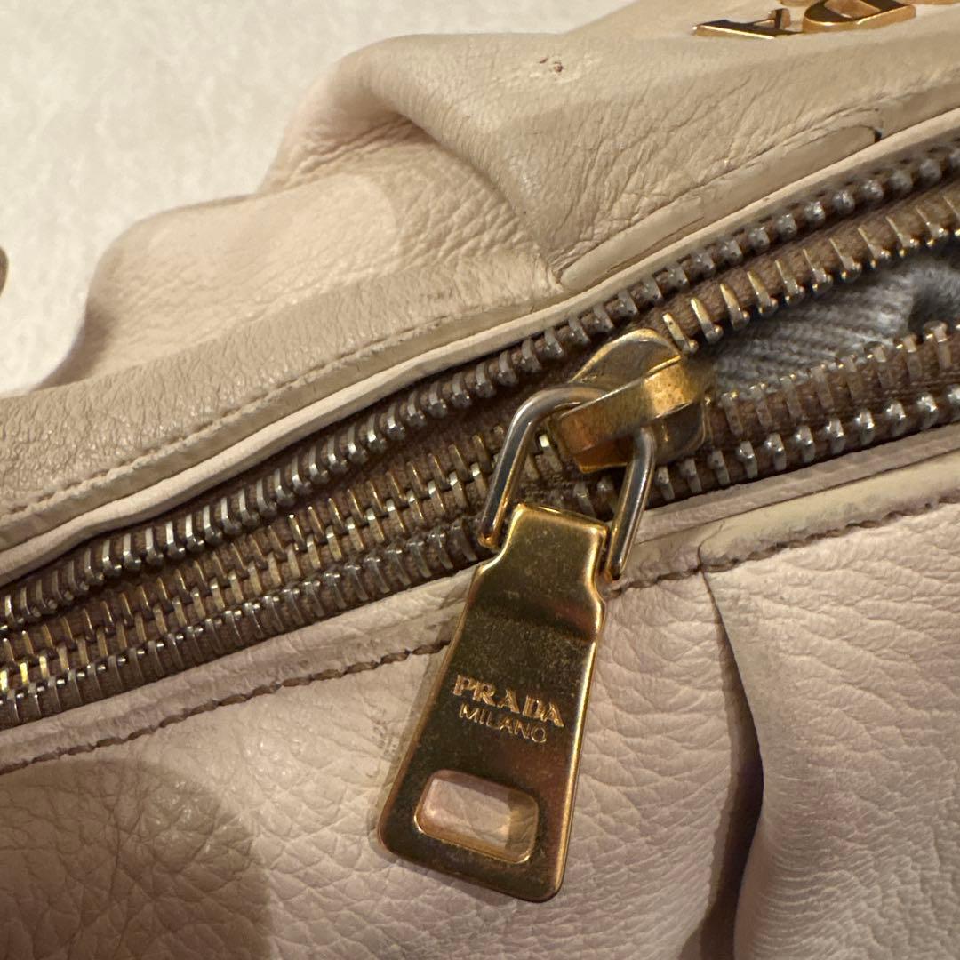 PRADA ベージュ ショルダーバッグ