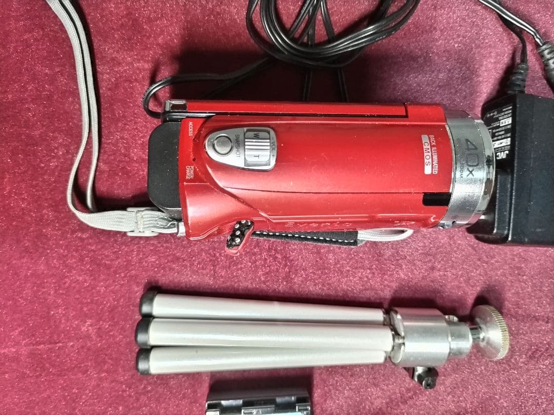 使用回数 3回】JVC フルHD ビデオカメラ 充電のコード以外ありません