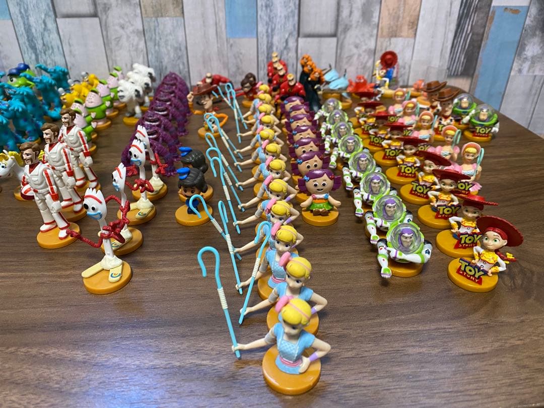 チョコエッグ ピクサー　まとめ売り 143体