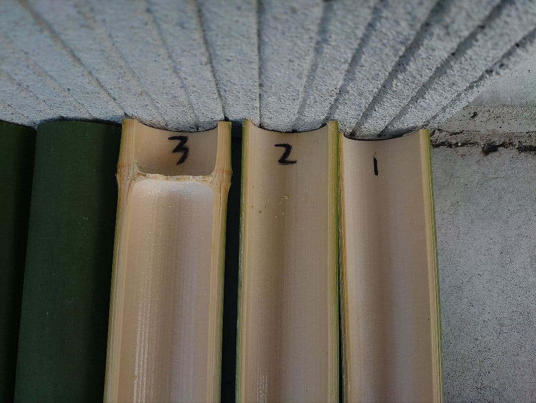 【ri-u-mi 二ライカナイさま専用】60㌢半割竹（青竹）