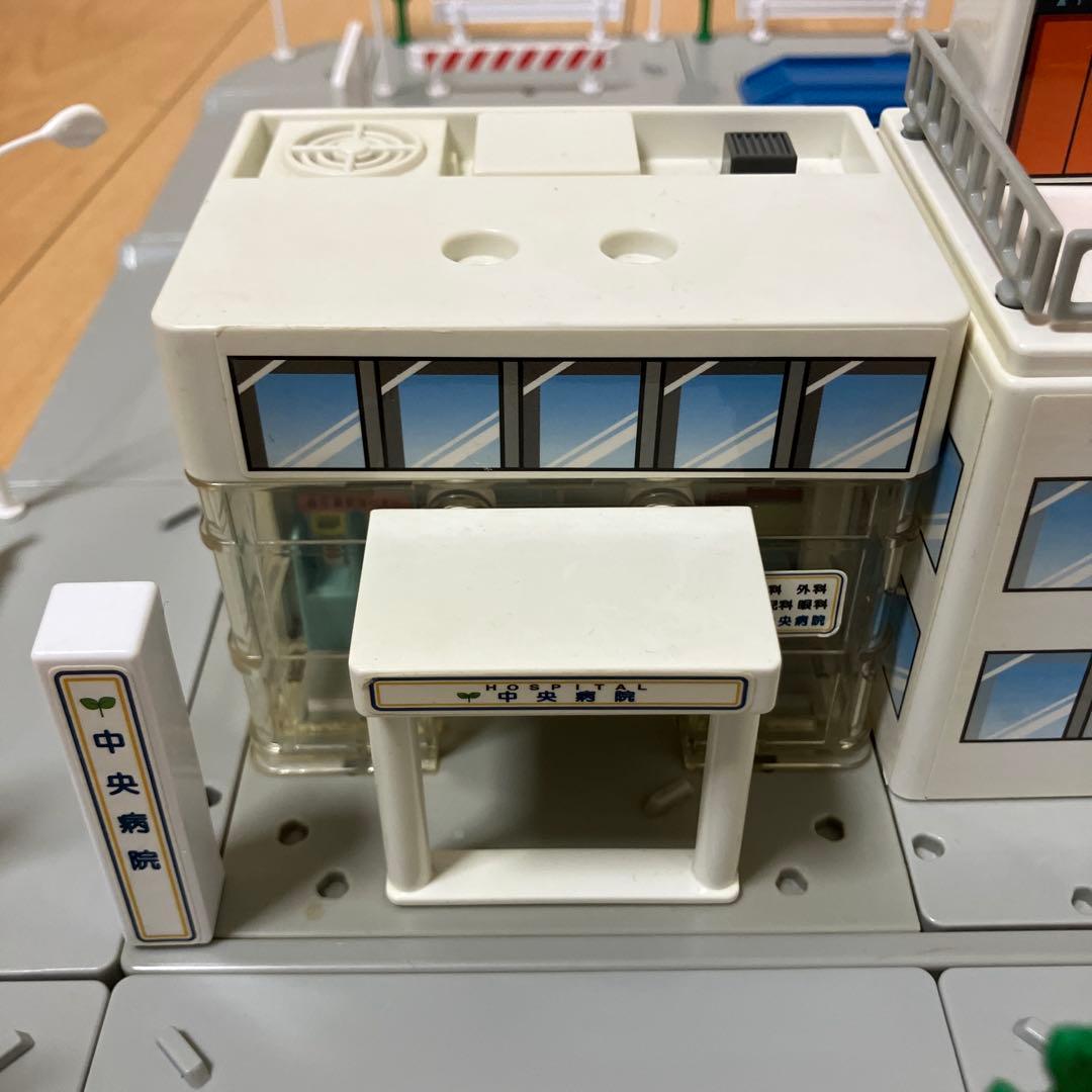 トミカタウン 病院 駐車場　薬局　トミカ