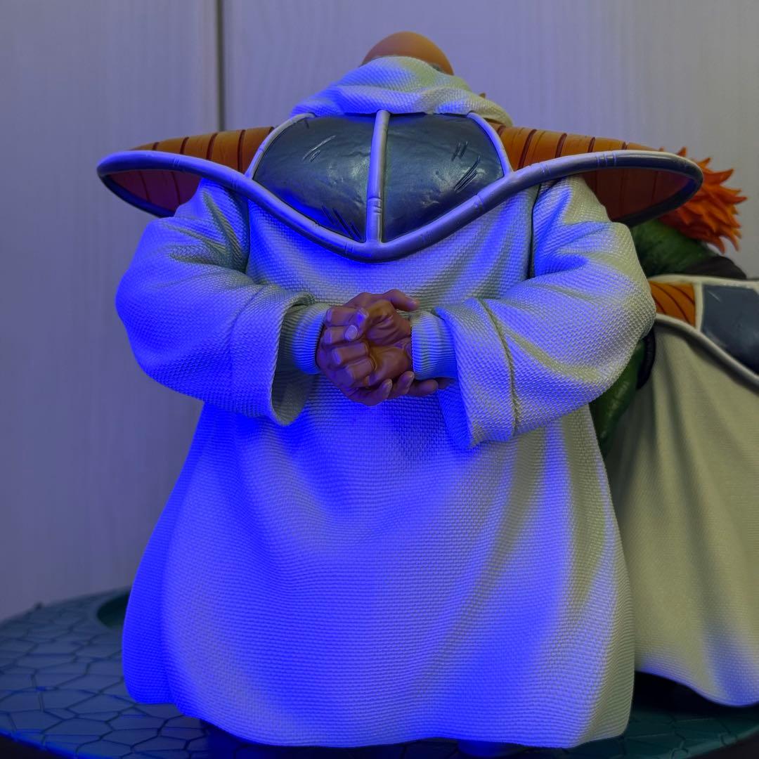 【激レア】WHITE HOLE STUDIO カカロット&保育カプセル&軍医