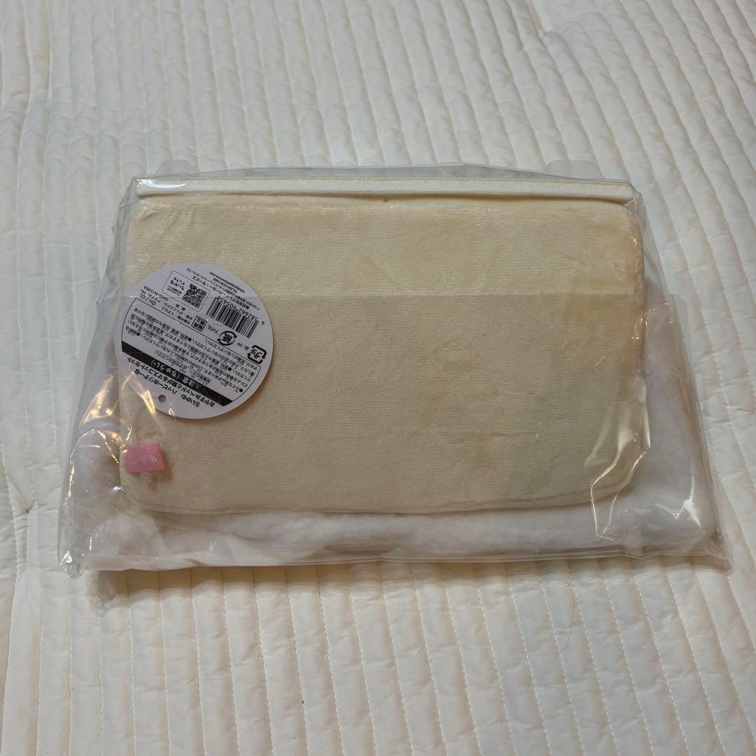 ちいかわ　ハッピーホリデーなマスコット・おやすみベッドとつながるマスコット