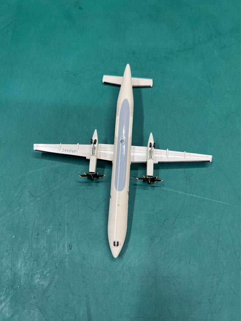 JAL Q400 1:200 モデル JA844C ヘリコプター - メルカリ