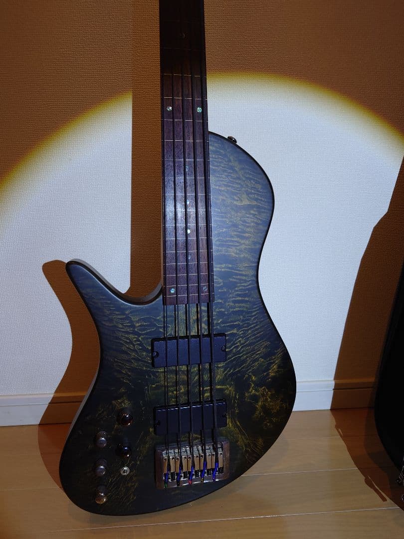 Carparelli Guitars レフティ フレットレスベース 5弦ベース - メルカリ