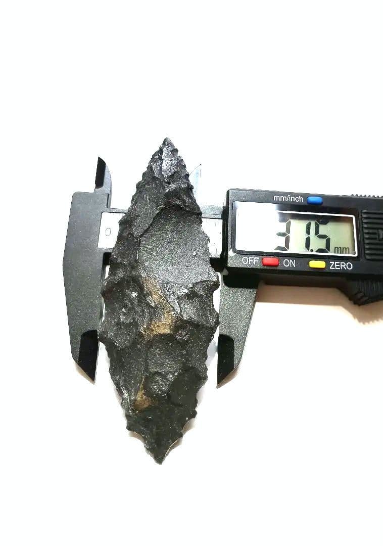 尖頭器 サヌカイト 石器 395 原始時代模写の通販はau PAY マーケット