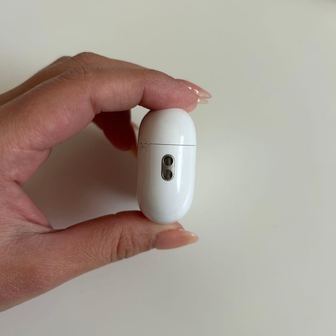 AirPods Pro 2 本体 充電ケーブル/イヤーチップ付 - メルカリ