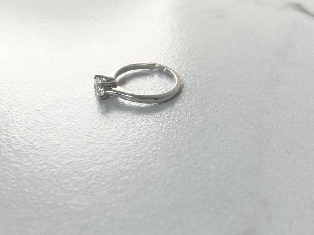 【HARRY WINSTON】ハリーウィンストン婚約指輪