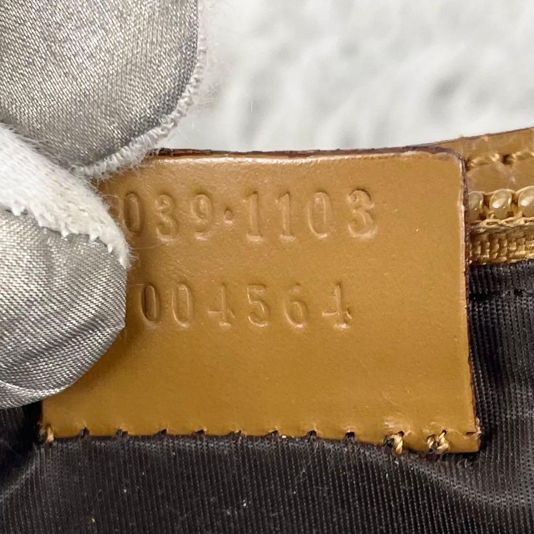 美品 グッチ キャンバス アクセサリーポーチ GG柄 ロゴ型押し ファスナー 茶