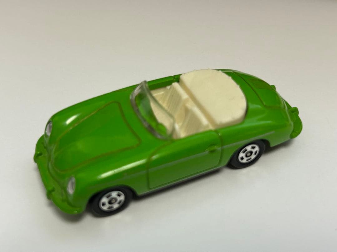 122.トミカF-9-3 ポルシェ356