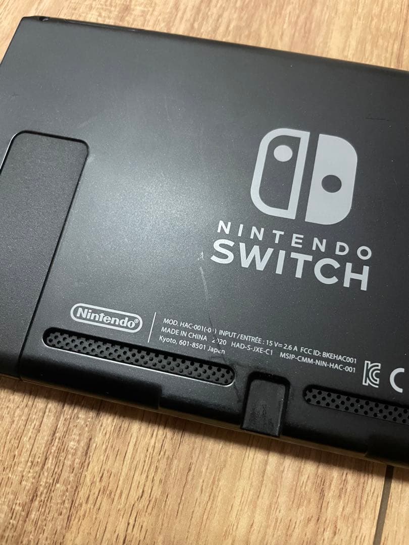 Nintendo Switch 本体　レッド　ネオンパープル