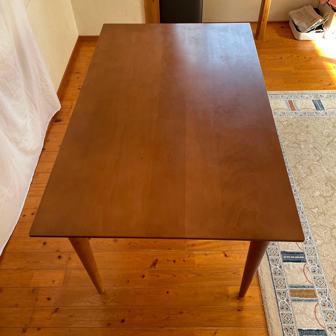 カリモク　ダイニングテーブル（テーブルのみ、送料込み）