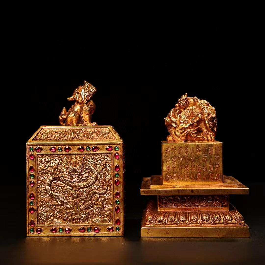 中国古美術・旧蔵鏨刻鎏金錾花の親子印鑑・純銅赤銅製・高浮彫・置物・書道具・文房具 中国古美術・旧蔵鏨刻鎏金錾花の親子印鑑・純銅赤