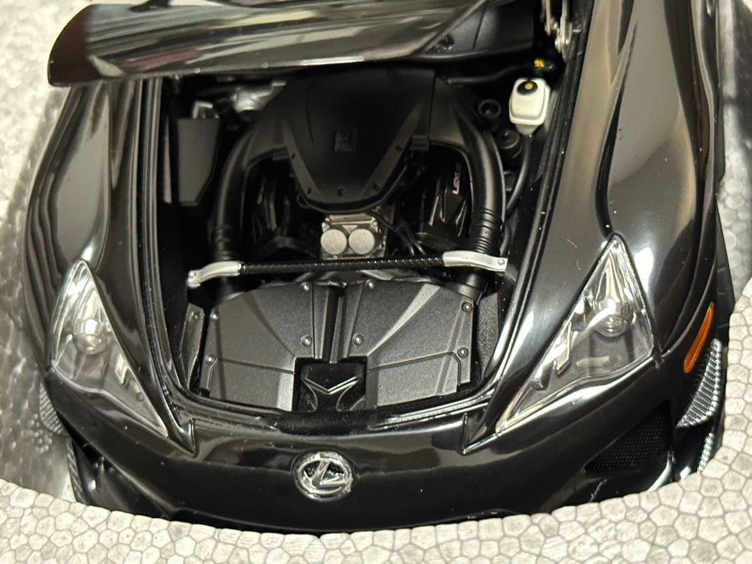 レクサス LFA ニュルブルクリンク パッケージ 1/18スケール
