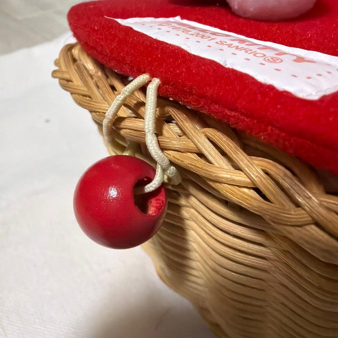 【希少！！】HELLOKITTY 藤のカゴ ボックス うさぎちゃん付き