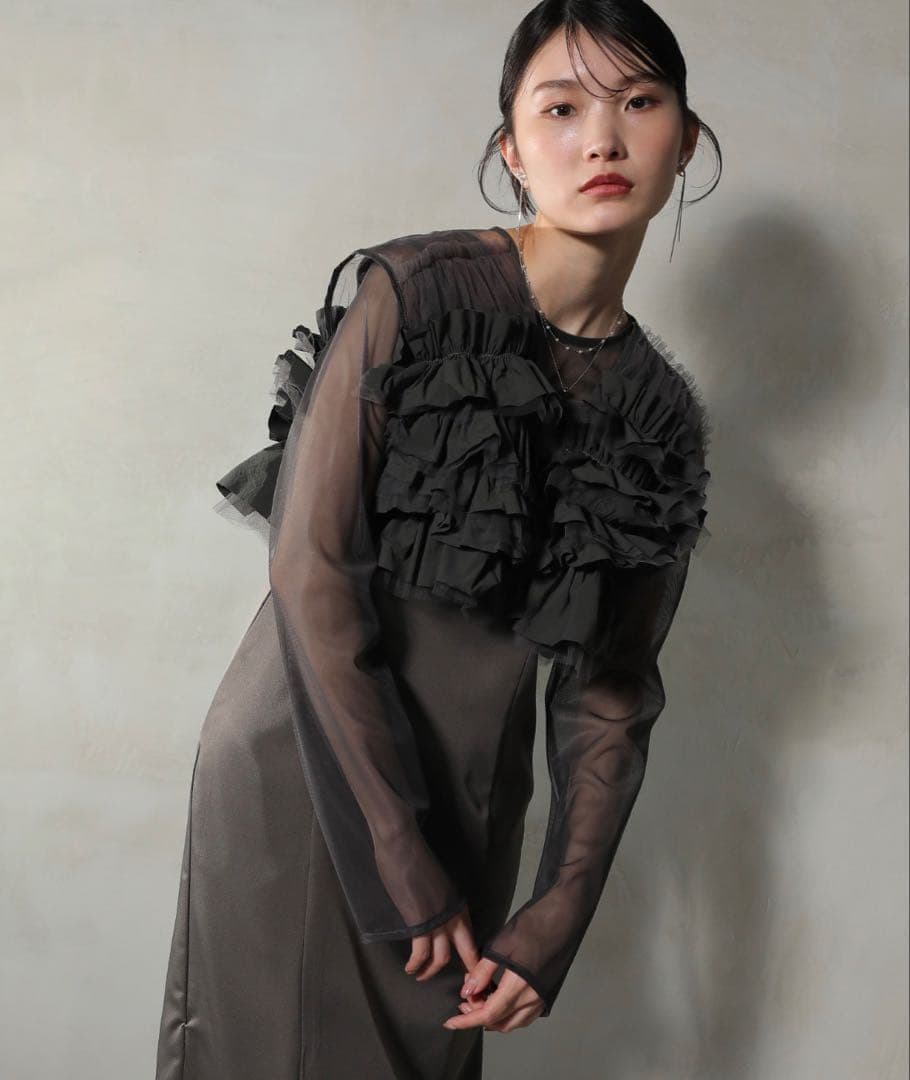 ＊美品＊ボリュームフリルベスト シアートップス キャミワンピ レイヤードドレス